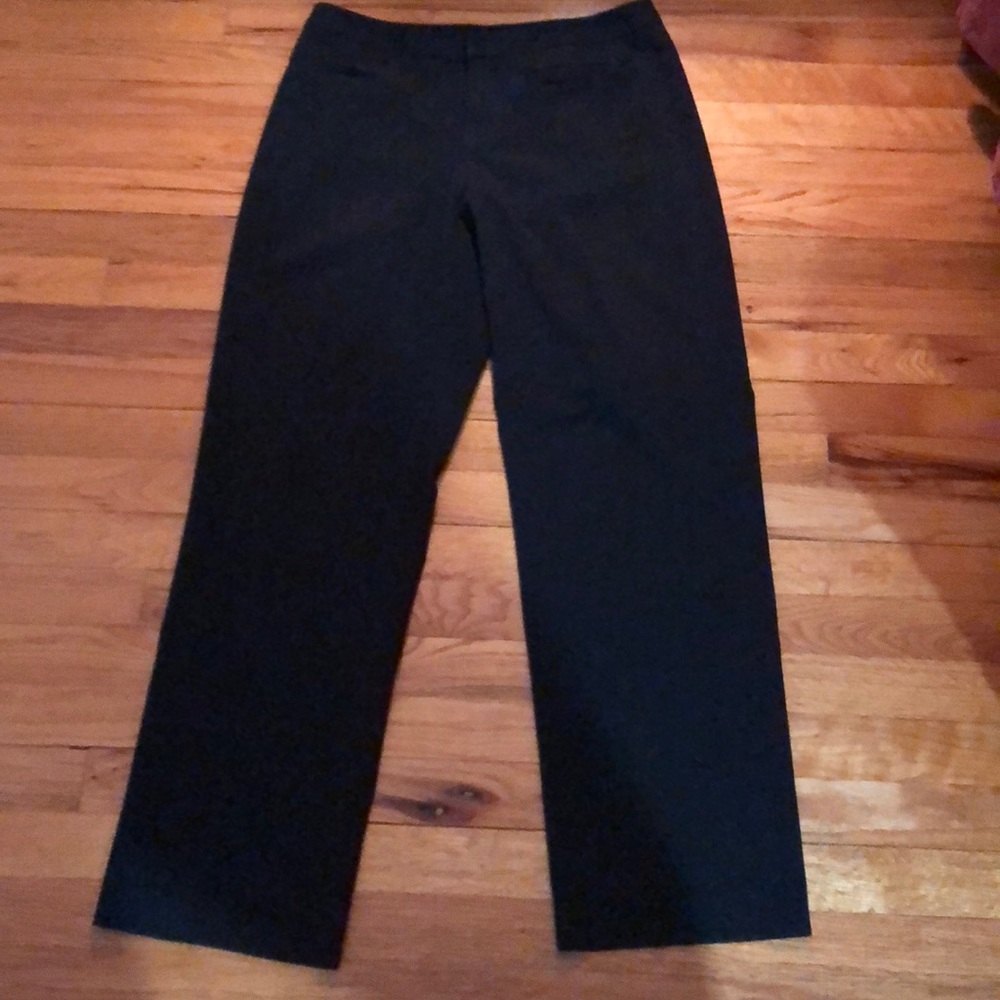 Liz Claiborne black pants. Size 8.